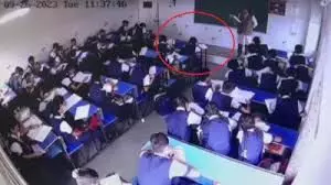 Student dies in class:क्लास में बैठे-बैठे छात्रा की हो गई मौत डॉक्टरों ने बताई वजह