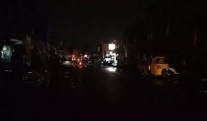 Hyderabad: आज भारी बारिश के कारण हैदराबाद में लंबे समय तक बिजली गुल रही