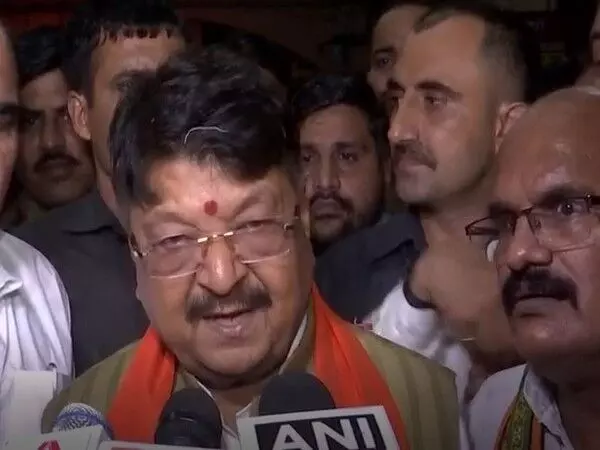 Priyanka का वायनाड से चुनाव लड़ना परिवारवाद का सबसे बड़ा उदाहरण: कैलाश विजयवर्गीय