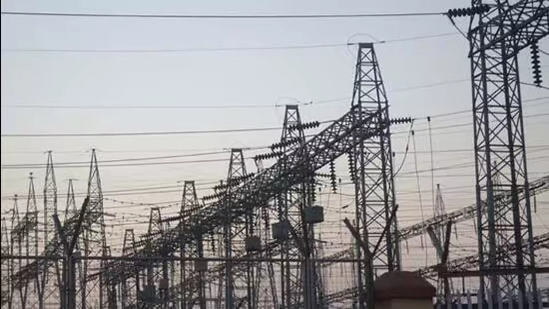 Electricity demand: दिल्ली में बिजली की मांग ने 8,600 मेगावाट का नया रिकॉर्ड बनाया