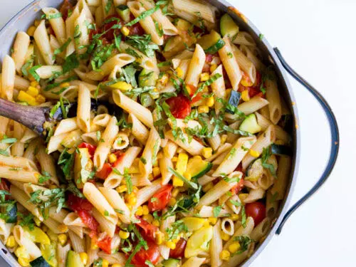 TASTY VEG PASTA RECIPE : बनाईये टेस्टी सब्जिओ से भरपूण पास्ता जानिए रेसिपी