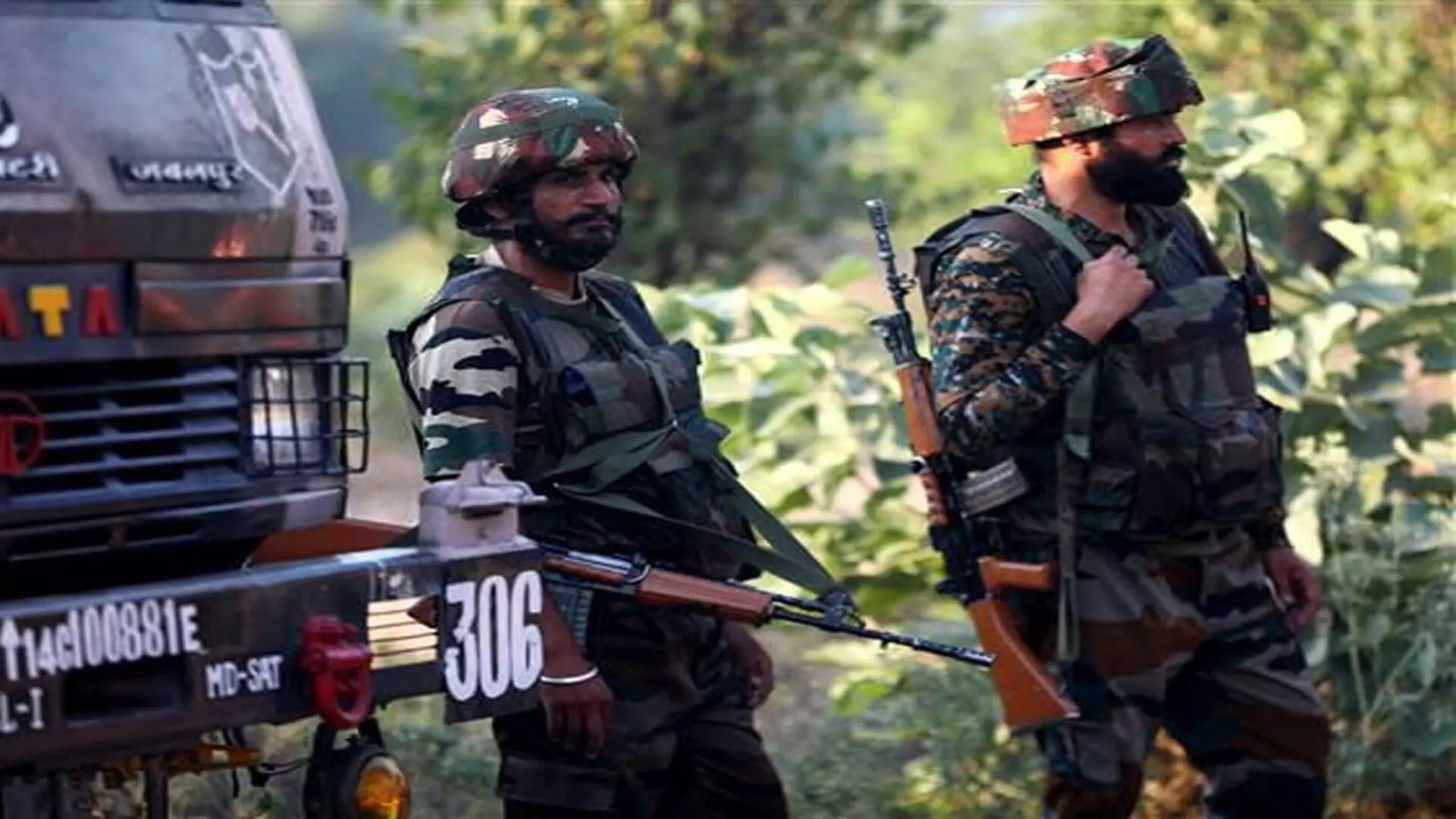 Jammu and Kashmir: बारामूला में सुरक्षाबलों और आतंकवादियों के बीच मुठभेड़