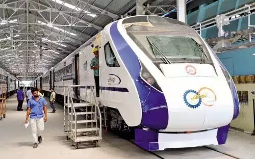 Kerala news : वंदे भारत में कवच की कमी ट्रेन की गति बढ़ने के बावजूद सुरक्षा उपाय कम पड़ रहे