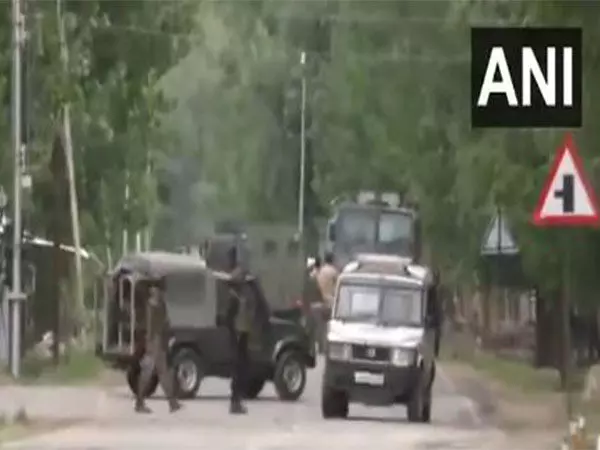 Jammu and Kashmir: बारामूला में मुठभेड़ में दो आतंकवादी मारे गए, ऑपरेशन जारी