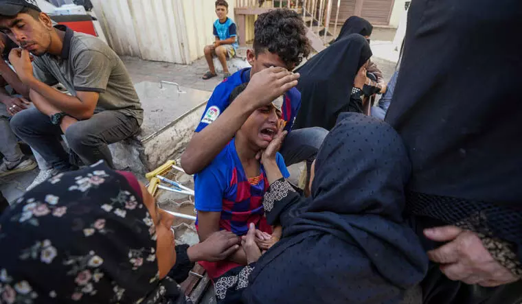 world : शरणार्थी शिविरों पर इजरायली हवाई हमलों में कम से कम 17 फिलिस्तीनी मारे गए