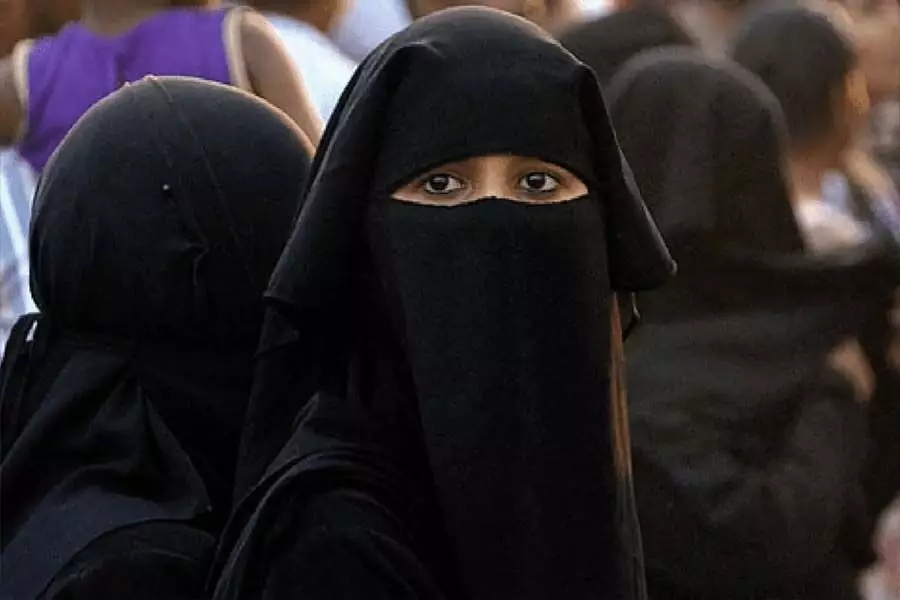 Mumbai के कॉलेज में हिजाब पर प्रतिबंध: प्रशासन ने हाईकोर्ट से कहा कि यह ड्रेस कोड का हिस्सा है, मुसलमानों के खिलाफ नहीं