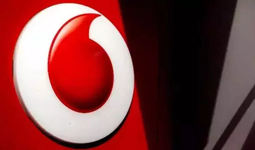 Vodafone sells : वोडाफोन ने इंडस टावर्स में 18 प्रतिशत हिस्सेदारी 15,300 करोड़ में बेची