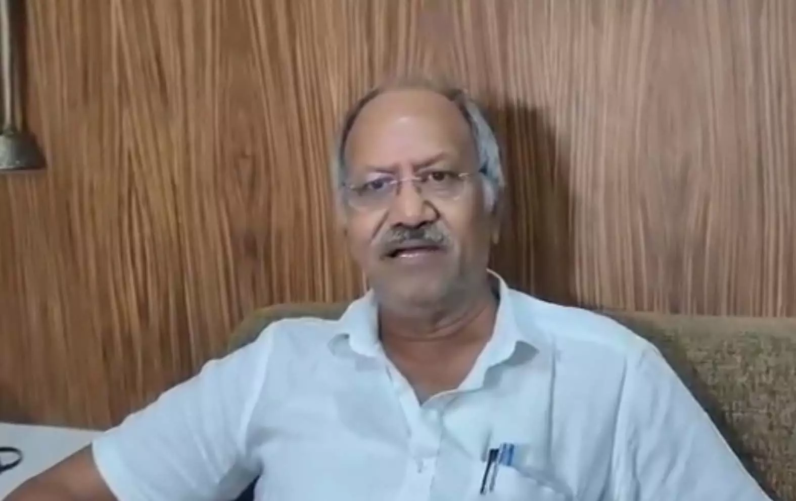 CG News: मंत्री पद से इस्तीफे के बाद भावुक हुए बृजमोहन अग्रवाल, देखें VIDEO...