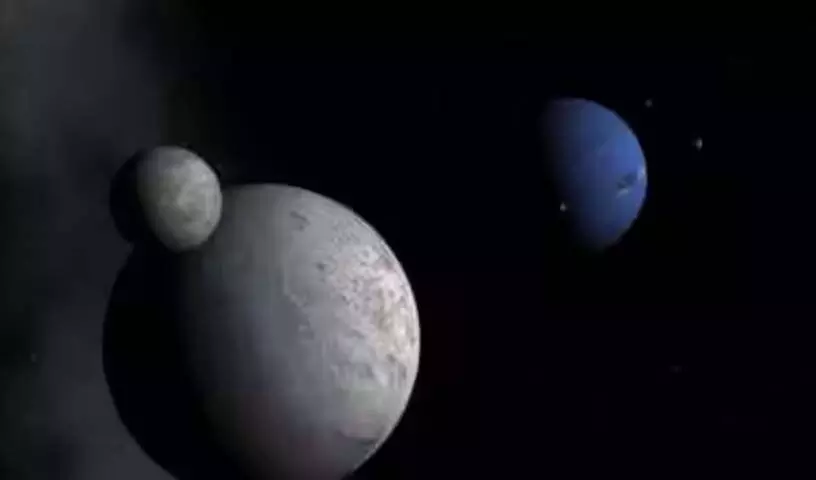 Neptunes largest: प्लूटो और ट्राइटन, नेपच्यून के सबसे बड़े चंद्रमा