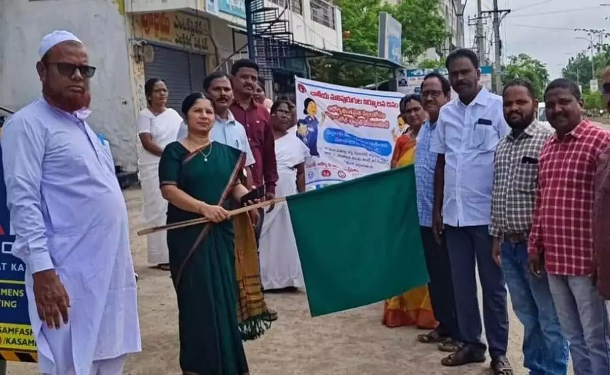 DMHO ने राष्ट्रीय कृमि मुक्ति दिवस पर रैली को दिखाई हरी झंडी