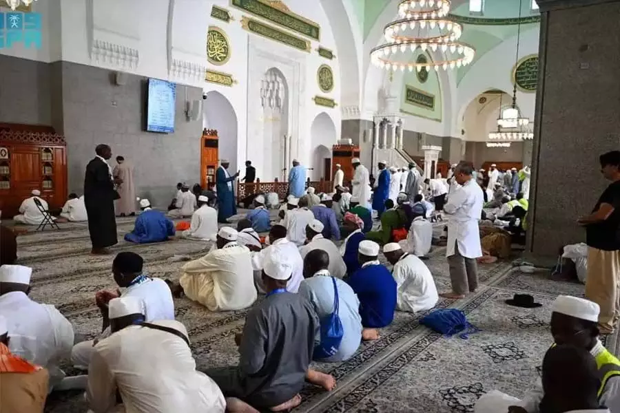 Makkah: हज की रस्में पूरी करने के बाद तीर्थयात्री मदीना की कुबा मस्जिद में उमड़ पड़े