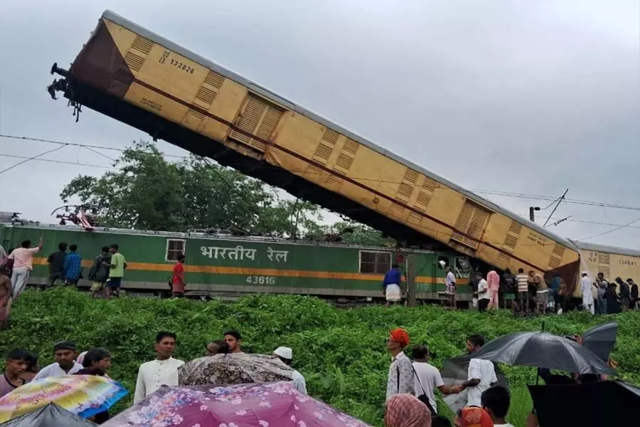 Bengal Rail Accident: GRP ने समानांतर जांच के लिए 6 सदस्यीय SIT का गठन किया
