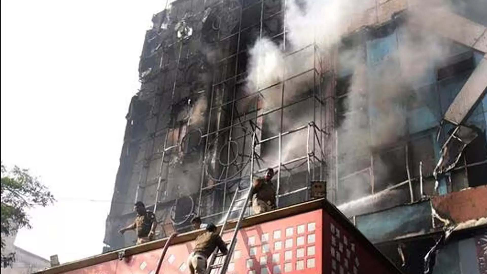Ghaziabad:  इस साल गाजियाबाद में आग लगने की 737 घटनाओं में से 518 अप्रैल और मई में हुईं