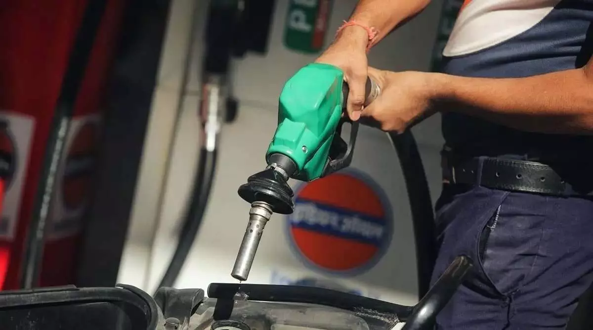 Petrol Diesel Price Today: देश में फिर बदले पेट्रोल-डीजल के दाम