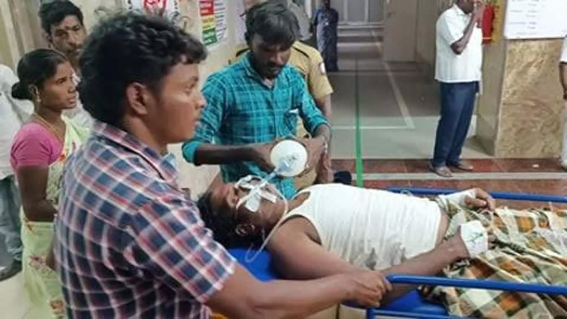 Tamil Nadu News : कल्लाकुरिची शराब त्रासदी में मृतकों की संख्या बढ़कर 35 हुई
