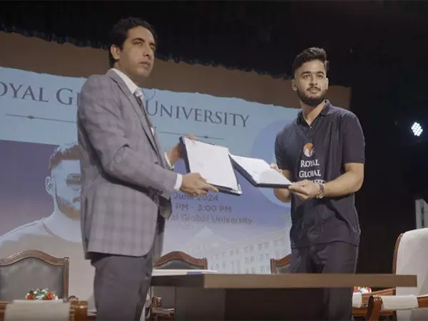 Royal Global University ने क्रिकेटर रियान पराग को ब्रांड एंबेसडर घोषित किया