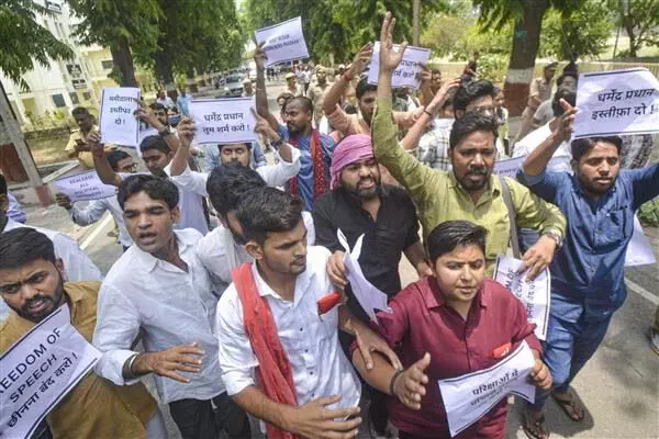 New Delhi :   यूजीसी-नेट रद्द किए जाने के शिक्षा मंत्रालय के अधिकारियों ने  कहा कि परीक्षा के बारे में कोई शिकायत नहीं मिली