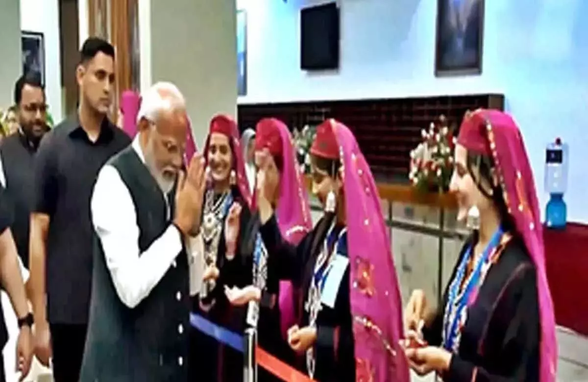 PM मोदी दो दिवसीय दौरे पर पहुंचे श्रीनगर