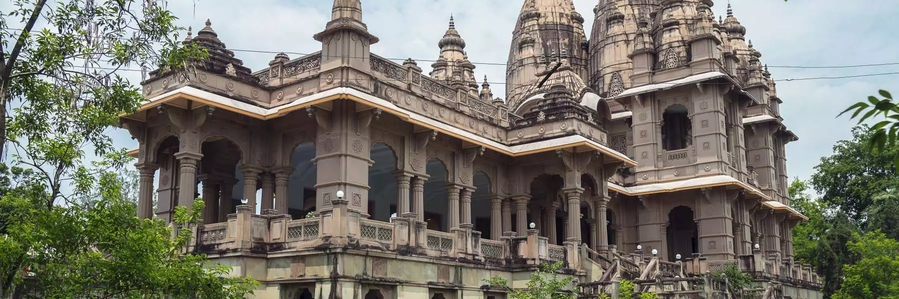 Tourism: नौलखा मंदिर से भगवान कृष्ण से है खास जुड़ाव जाने अद्भुत कथा