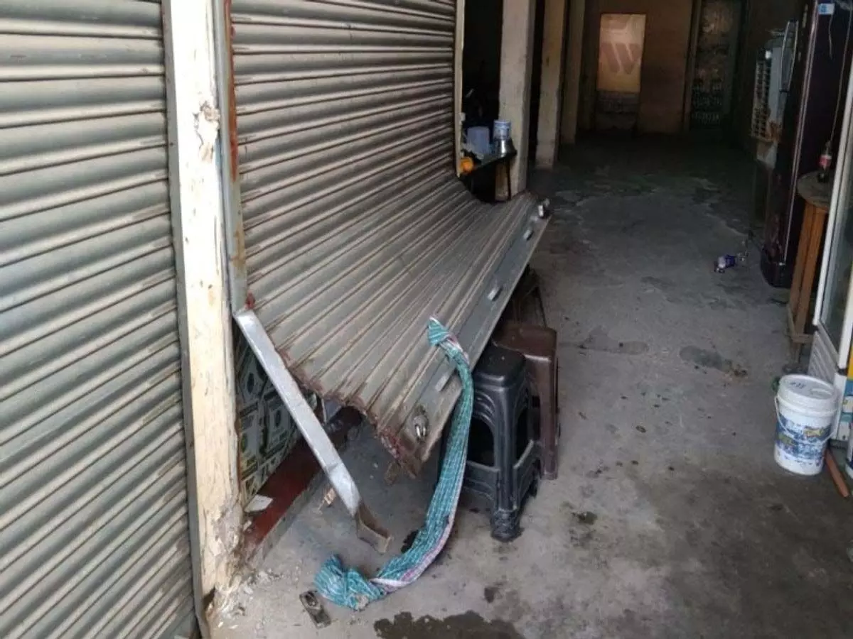 Punjab: चोरों ने दुकानों के शटर तोड़कर किये चोरी