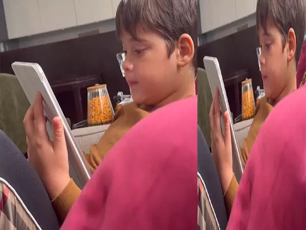 Karan Johar के बेटे यश ने iPad और डैड में से किसी एक को चुना