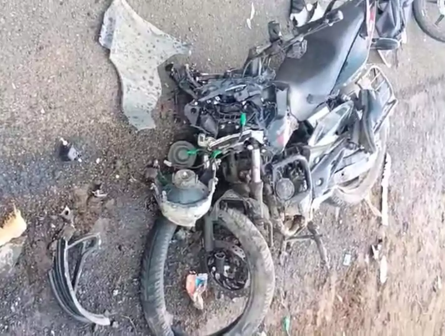 Sagar: कार ने बाइक सवारों को मारी टक्कर, 4  लोगों की दर्दनाक मौत