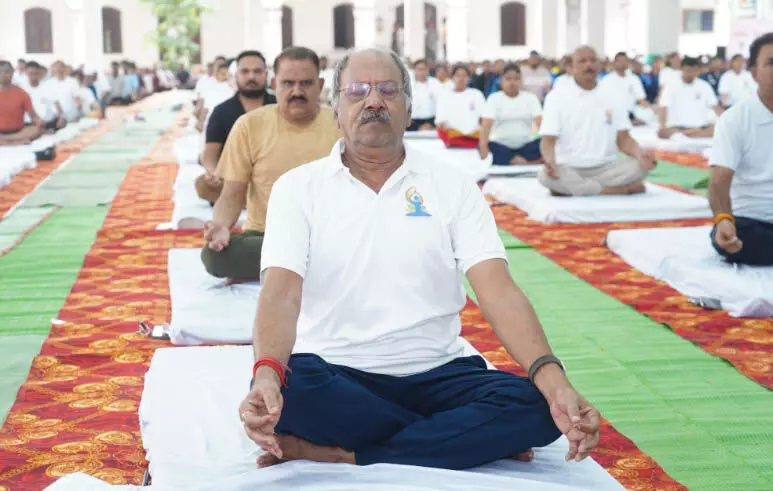 Brijmohan Agrawal ने कांकेर में किया योगाभ्यास