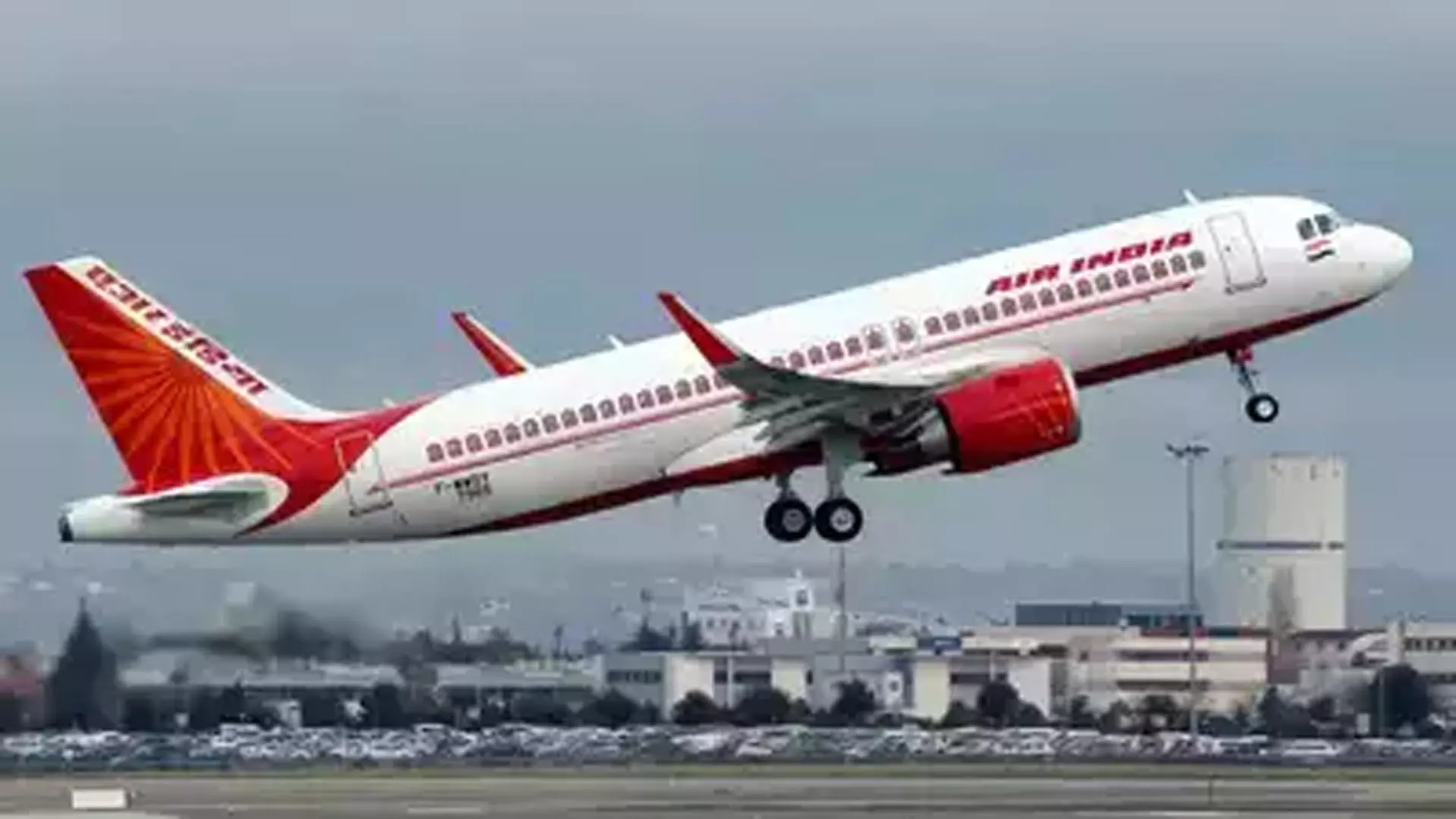 NEW DELHI : एअर इंडिया के उड़ान भोजन में धातु का ब्लेड FSSAI ने बेंगलुरु सुविधा का निरीक्षण किया