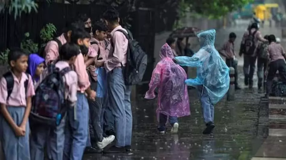 ASSAM NEWS : बाढ़ के कारण करीमगंज के स्कूल 22 जून तक बंद