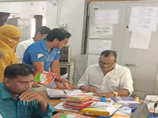 Raipur निगम के जोन कार्यालय में रिश्वत खोरी, नहीं देने वाले लोग काट रहे चक्कर