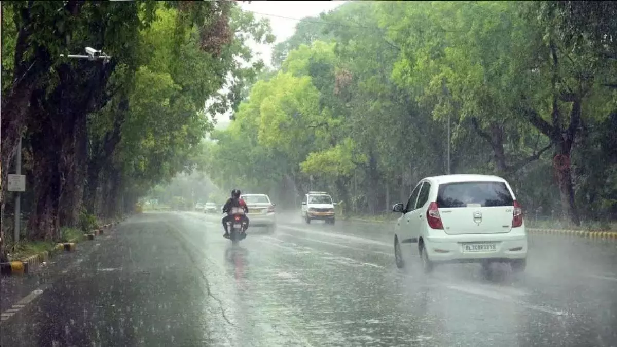 Delhi New :  आंधी और बारिश से ढीले पड़े गर्मी के तेवर