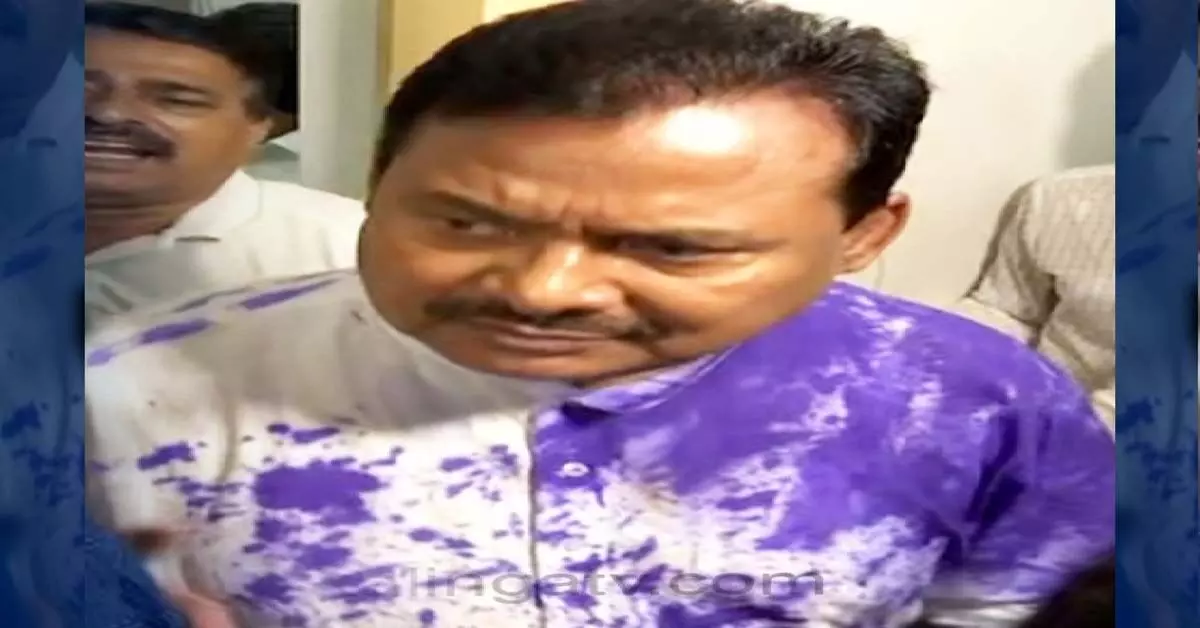 Bhubaneswar : ओपीसीसी अध्यक्ष शरत पटनायक पर कांग्रेस भवन में स्याही फेंकी गई