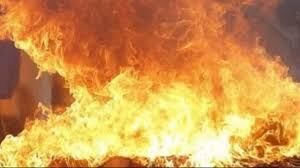 Agra : दीपक  से घर में लगी आग से कारोबारी का बेटा जिंदा जला, सिलेंडर में धमाके से फैली दहशत