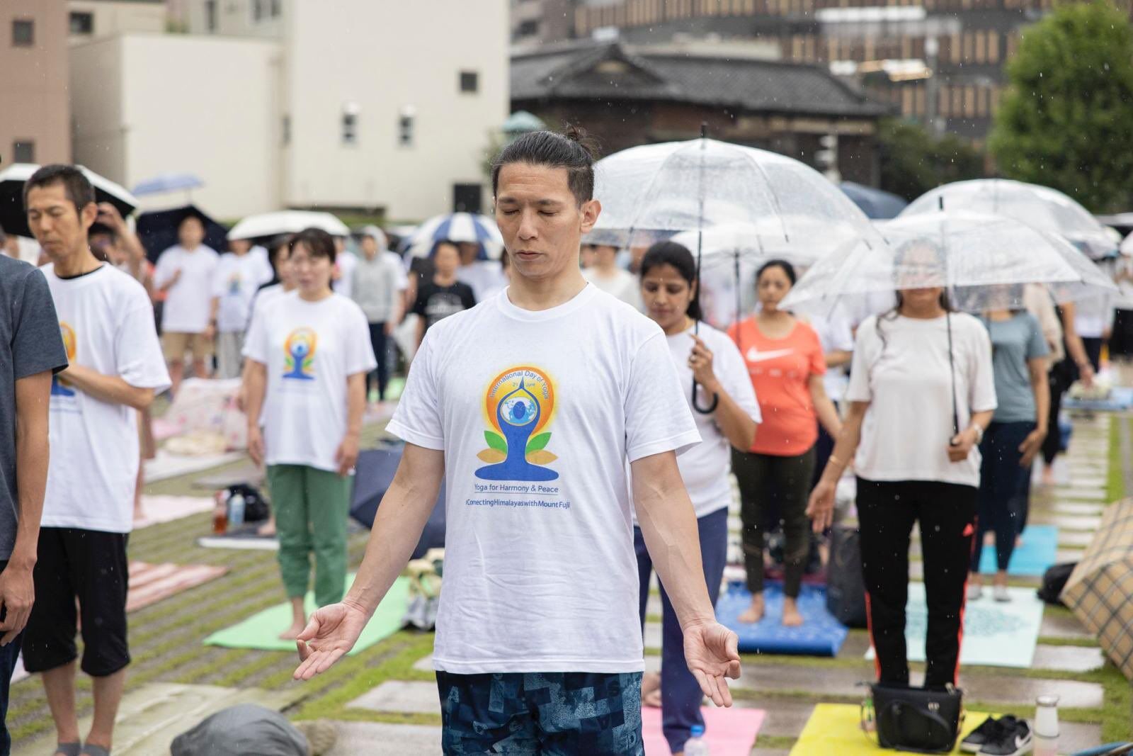 Yoga Day: Indian Embassy ने टोक्यो में योग दिवस समारोह का किया