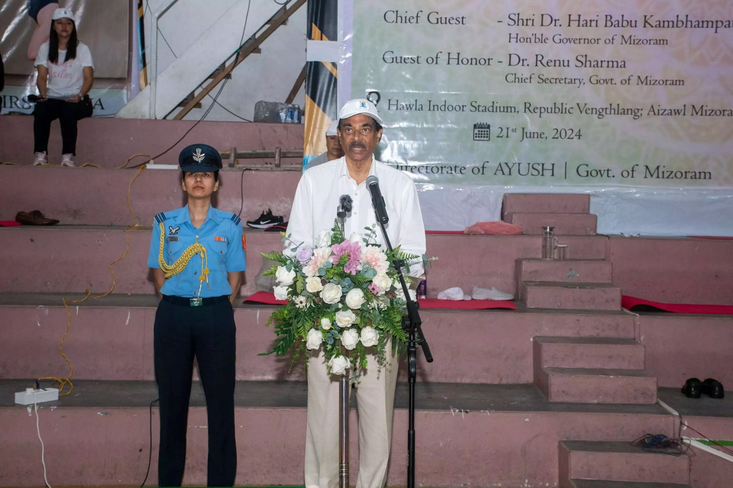 Mizoram News : राज्यपाल डॉ. हरि बाबू कंभमपति ने 10वें अंतर्राष्ट्रीय योग दिवस के समारोह की शोभा बढ़ाई