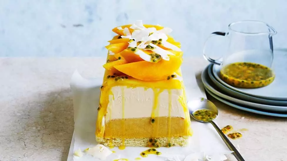 Mango Ice Cream Cake फॉलो करें आसान रेसिपी