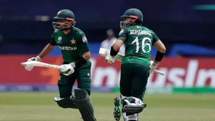 Cricket: परिवार को अमेरिका ले जाने पर पाकिस्तानी खिलाड़ियों को आलोचनाओं का सामना करना पड़ा