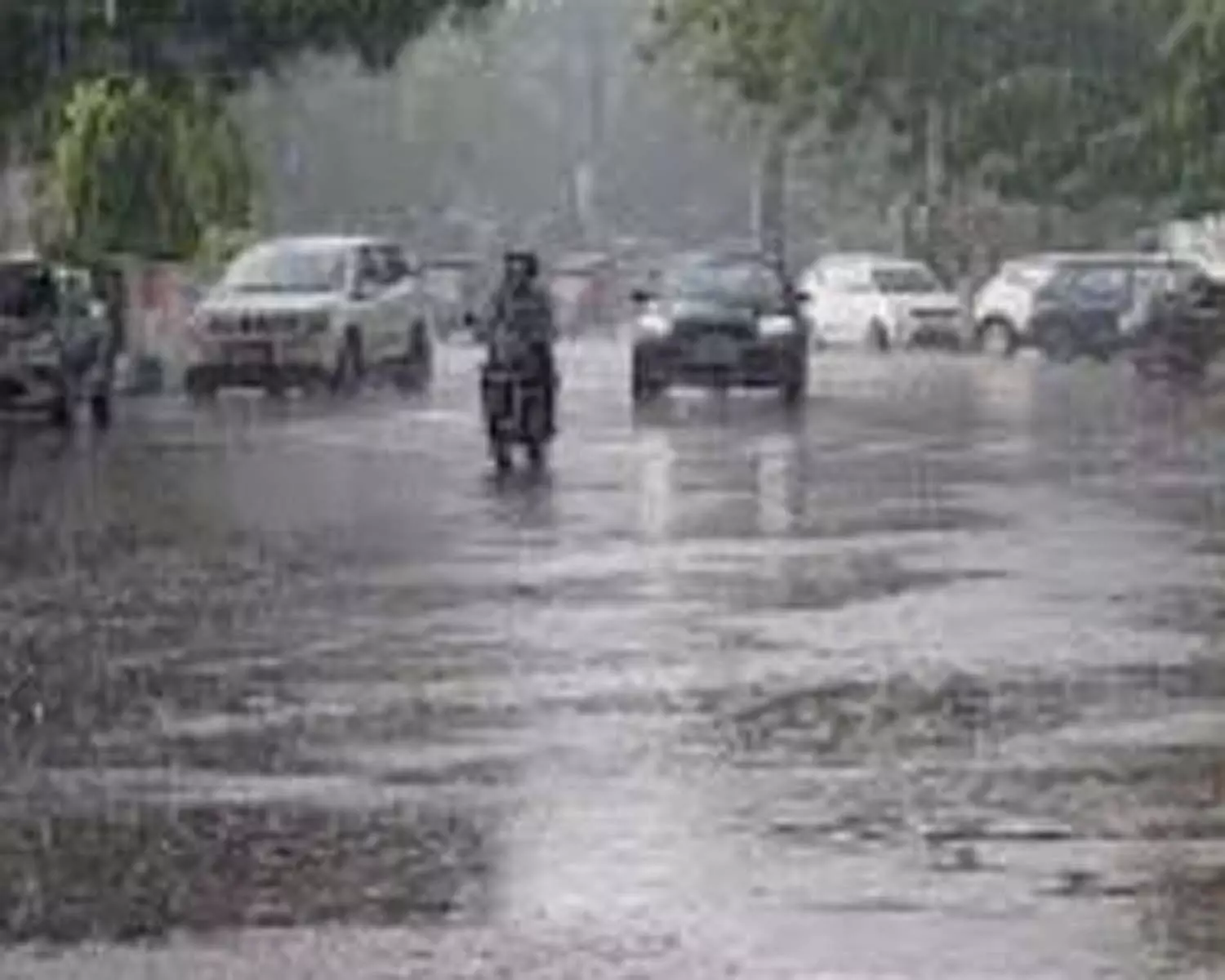 Datia: मौसम की पहली बारिश से लोगो को मिली गर्मी से राहत