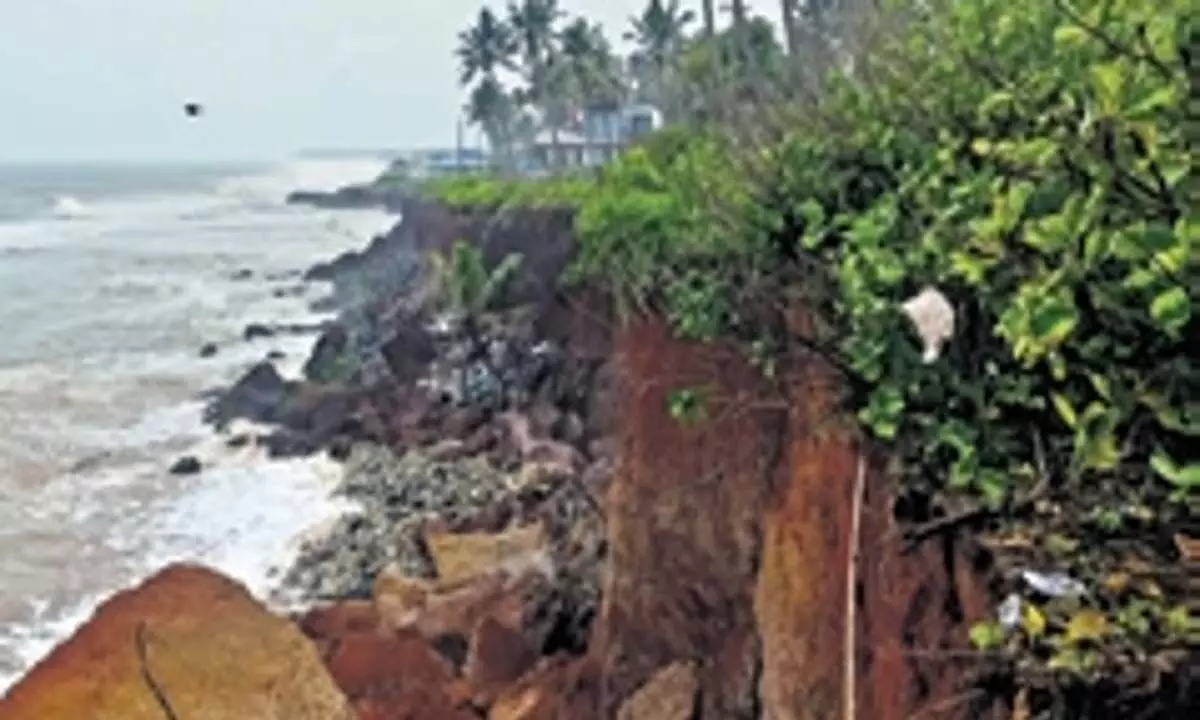 Kerala News: वर्कला चट्टान के कटाव की स्थिति बिगड़ने पर केंद्रीय पर्यटन मंत्रालय ने कदम उठाया