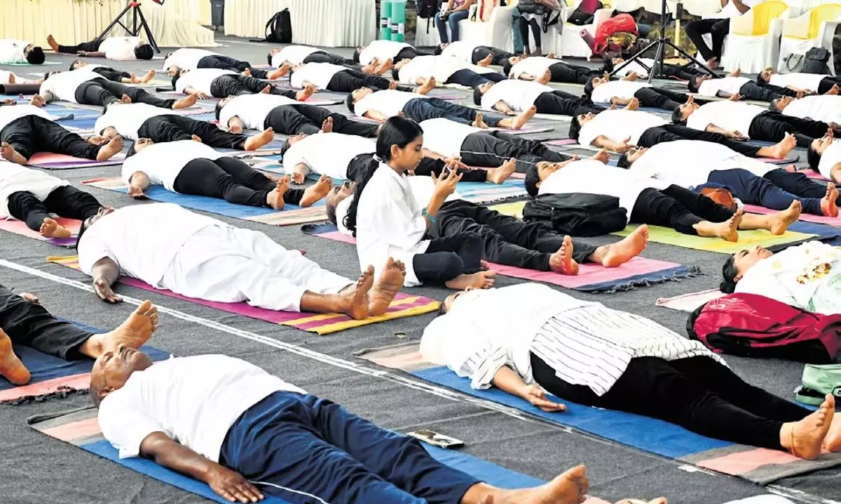केरल में 10,000 योग क्लब शुरू किए जाएंगे