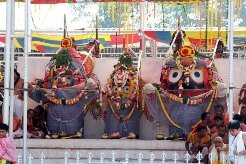 Odisha : श्रीमंदिर में आज भगवान जगन्नाथ, बलभद्र और सुभद्रा के देव स्नान पूर्णिमा अनुष्ठान जारी