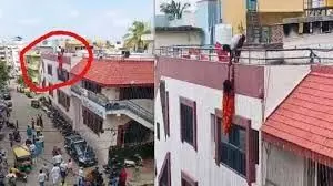 Fell from the building: एक महिला तीन मंजिला इमारत से गिरी
