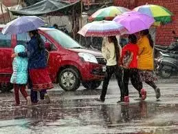 Delhi Weather: दिल्ली में मौसम बार-बार ले रहा करवट