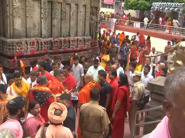 Assam news: अंबुबाची मेला शुरू होते ही कामाख्या मंदिर में उमड़े श्रद्धालु