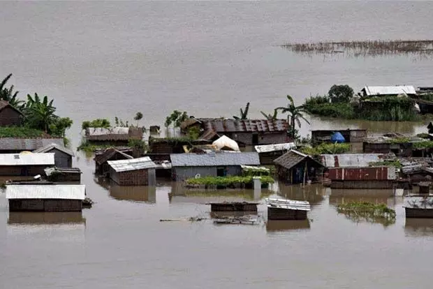 GUWAHATI: असम में 3.9 लाख से अधिक लोग बाढ़ से जूझ रहे