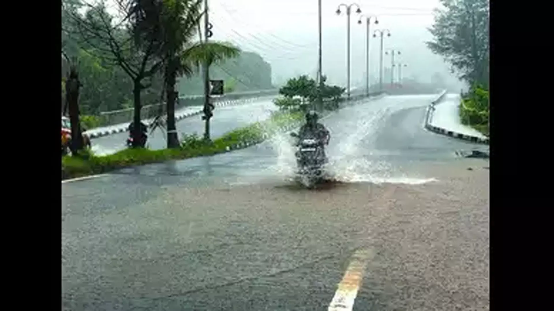 BENGALURU: आईएमडी ने कर्नाटक के जिलों में भारी बारिश के लिए ऑरेंज अलर्ट जारी किया