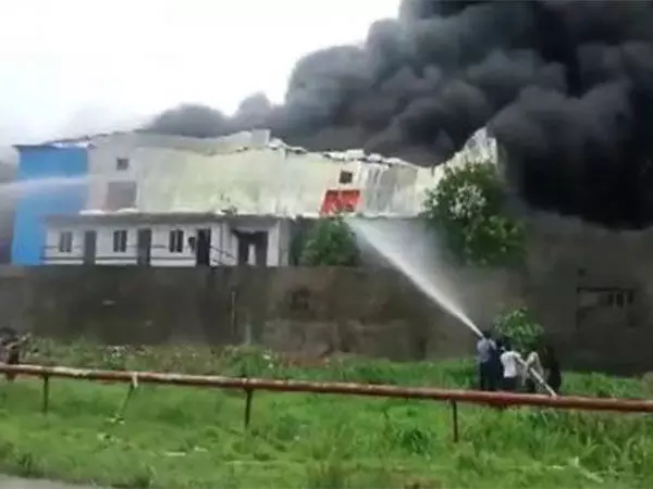 Dadra और नगर हवेली में पॉलिमर निर्माण फैक्ट्री में लगी आग