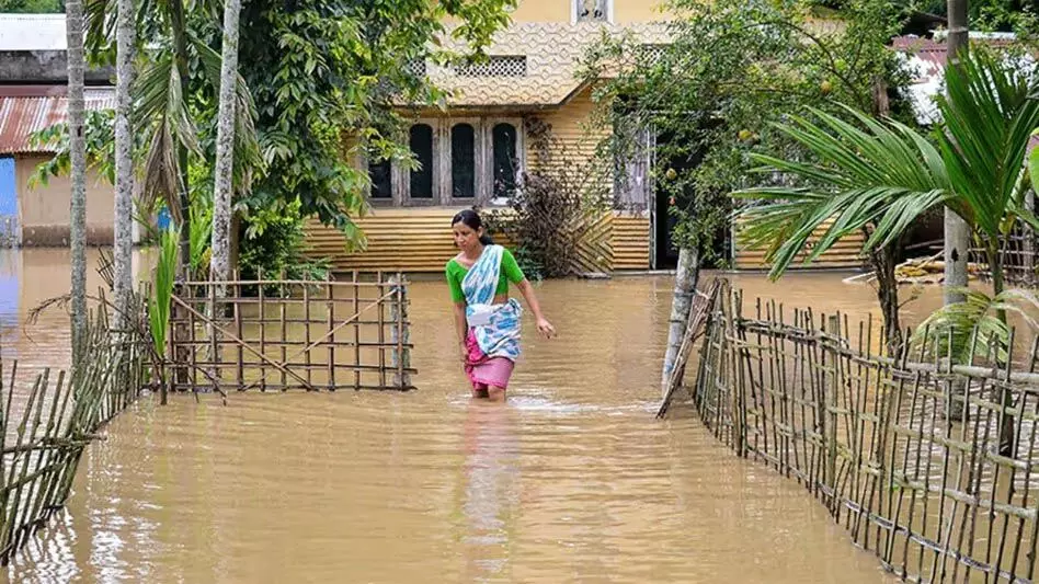 ASSAM NEWS : असम में 3.9 लाख से अधिक लोग बाढ़ से जूझ रहे
