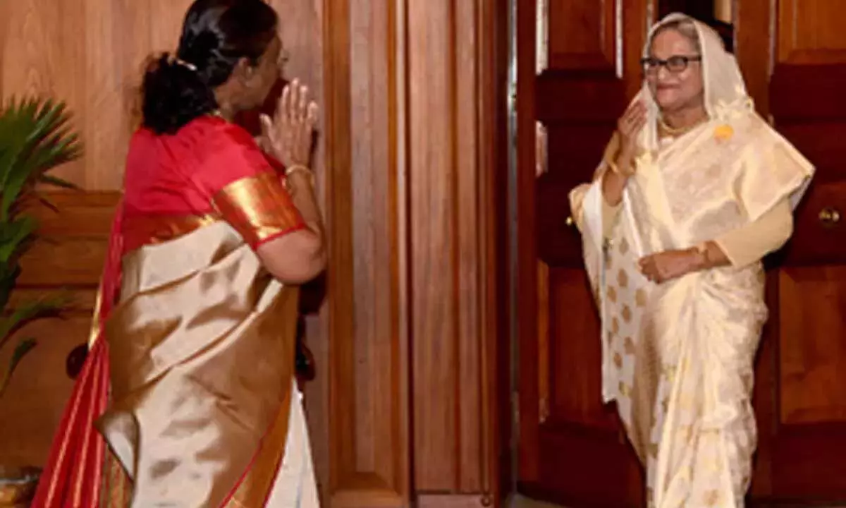 Bangladesh: प्रधानमंत्री हसीना ने भारत यात्रा समाप्त से पहले राष्ट्रपति मुर्मू से की मुलाकात