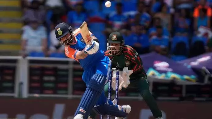 Cricket: विराट कोहली ने बांग्लादेश के खिलाफ लगाया नो-लुक छक्का